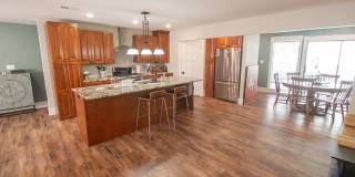 Modern 4bd Home - Fully Furnished Utilities Included Gallery 8