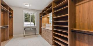 Luxury Bellevue Estate in Prestigious Bridle Trails For Rent Gallery 25