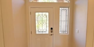 3 Bedroom, One Level Furnished Home in Emerald Ridge Gallery 5