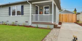 5112 Gordon Drive Gallery 1