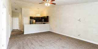 2 Bedroom, 2 Bathroom duplex with garage Gallery 9