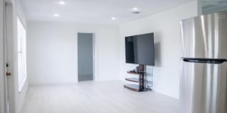 320 NW 4th Avenue Gallery 24