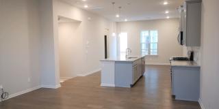 Excellent Location!!!Townhome Gallery 7