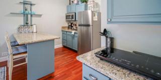 Parkside Suite: Fully Furnished Modern Studio in the Heart of Jacksonville $300 Utility Fee Gallery 19