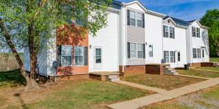 Stylish 3 Bedroom Townhome with Open Living Area Gallery 1