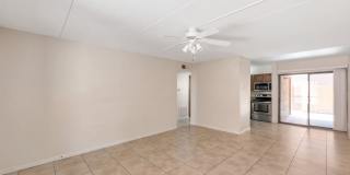 2-bedroom, 2-bathroom in Prime location! Gallery 3