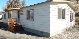 2 Bedroom Manufactured on South End of Prineville, Close to Hospital - Available Mid May! Gallery 1
