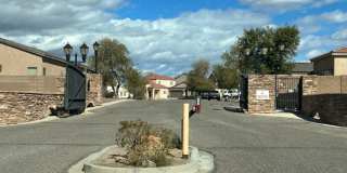 3br 2Ba 2-Story Home with fenced yard and garage Near Golf Course, Rotary Park Gallery 3