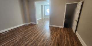 Charming 2 Bedroom Home with Backyard & In-Unit Washer/Dryer Gallery 6