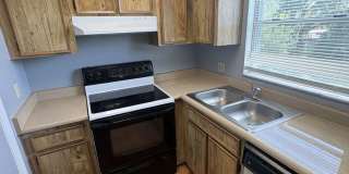 Large 2 bedroom 2 bath Condo Gallery 3
