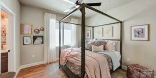 137 N Un St Gallery 32