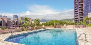 Luxurious 2 bed/2bath/2 parking Fully Furnished in One Waterfront Towers Gallery 17