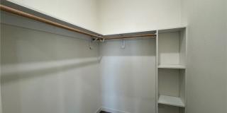 209 N Serrano Avenue 1/2 Gallery 14