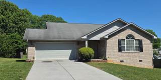 Maryville 37804 - 3 bedroom, 2 Bath Home , 2 car garage - Contact Donna Bailey (865) 389-6590 Gallery 1