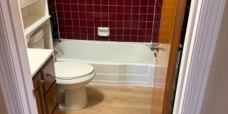 Lovely Large 3 Bedroom 1 1/2  Bath Ranch Style Home Gallery 12