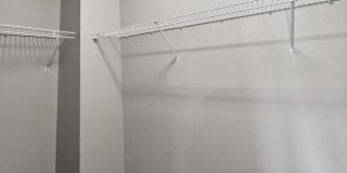 208 N Wells St Gallery 7