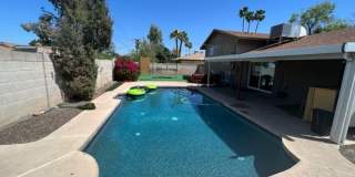 Amazing Tri-Level home close to ASU.  Pool and 2 Car Garage Gallery 24