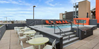 Awesome 1BR Loft Style Condo Overlooking Midtown! Gallery 24