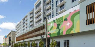 1025 Metro Gallery 6