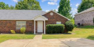 Now Available! 3 Bed 3 Bath Duplex Gallery 1