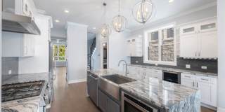 6241 South Woodlawn Ave. Gallery 5