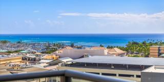 Sky Ala Moana #1701: Spacious Condo w/ Ocean Views Gallery 17