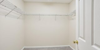2346 ADAMS LAKE Boulevard Gallery 31