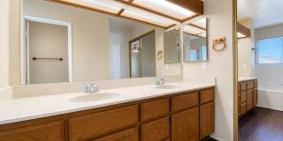 Amazing Spacious Home in Fremont w/Bonus Loft - Ardenwood! Gallery 20