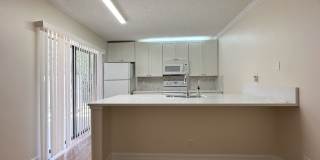 Newly Remodeled 2 bedroom 2.5 bath near Millenia Mall Gallery 7