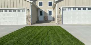 4 bed 2 bath Townhome for rent! Gallery 1