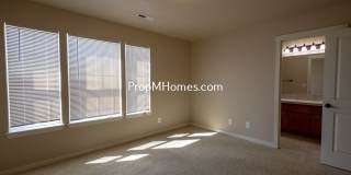 Three Bedroom Townhome in Great Canby Neighborhood! Gallery 8