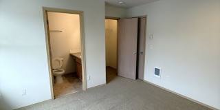 3 Story ~ 3 Bed/3 Bath Townhome in Parkview Village! Gallery 13