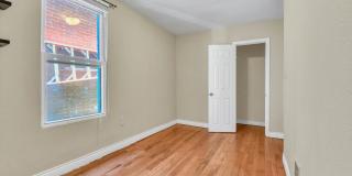 Charming Victorian Home in the Desirable Cole Neighborhood!- Available Early July!! Gallery 23