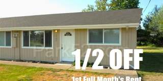 1/2 Off the 1st Full Month's Rent! Tacoma Area 2 Bedroom 1 Bathroom Duplex Gallery 1