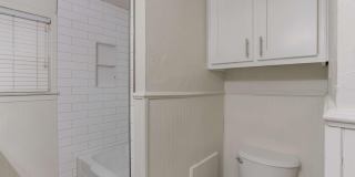 3115 32nd Street Gallery 24