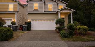 Spacious 4BR House in Hillsboro Gallery 1