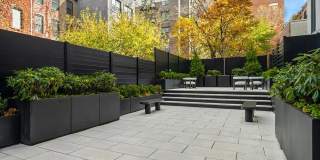 1975 Madison Avenue Gallery 10