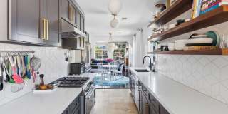 10963 Lindblade St Gallery 10