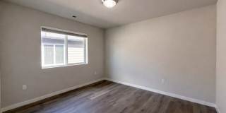 Spacious 4-Bedroom Home with Balcony and Fenced Yard in Marysville Gallery 38