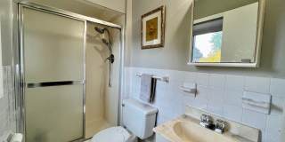 Recently Remodeled 4 Bedroom Home Gallery 10