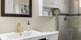Bright West Highland Home with Modern Finishes!! Gallery 23