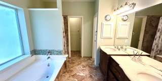 *MOVE IN SPECIAL* Stunning 4 BR/2.5 BATH Home in Gated Community with Resort-Style Amenities! Gallery 15