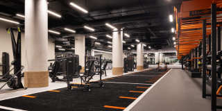 1900 Broadway Gallery 58