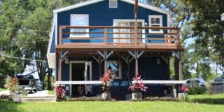 Beautiful 2 bedroom Lakefront Home Gallery 30