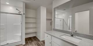Upgraded 5 bedroom home in Cul-De-Sac!! Gallery 35