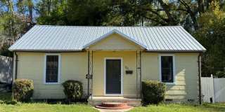 2 Bedroom / 1 Bath Historic Home on Helvenston St in Live Oak Gallery 1