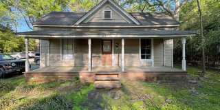 2 Bedroom in College Hill Convenient to UNCG and Downtown Greensboro! Gallery 1