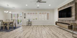 Stunning upgraded Solera At Anthem Home with Spa in back yard! Gallery 8