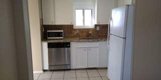 Highlands 1 Bedroom 1 Bath w/ Yard and Laundry! Gallery 82