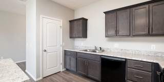 Spacious 3 Bedroom Duplex! Gallery 16